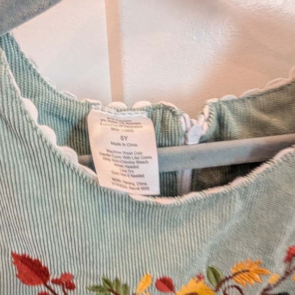Girls Green Corduroy Jumper  Dress With Embroidered Sunflower Leaf Floral Design - Picture 4 of 8
